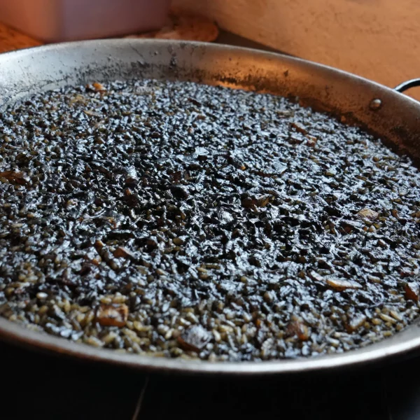 Arroz negro con sepia en paella, La Giralda Dénia